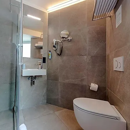 Kazakiwi Otel