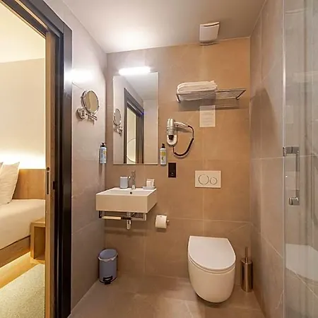 Kazakiwi Hotel 4*